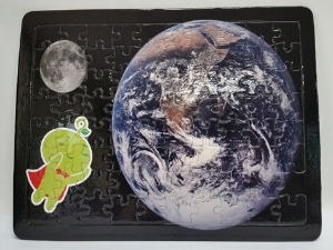 지구와 달 그림 퍼즐